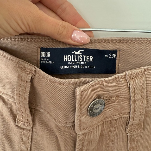 HOLLISTER | Ultra High-Rise Baggy 3-Pocket Cargo Pants Taupe | SIZE 23 - Picture 4 of 4